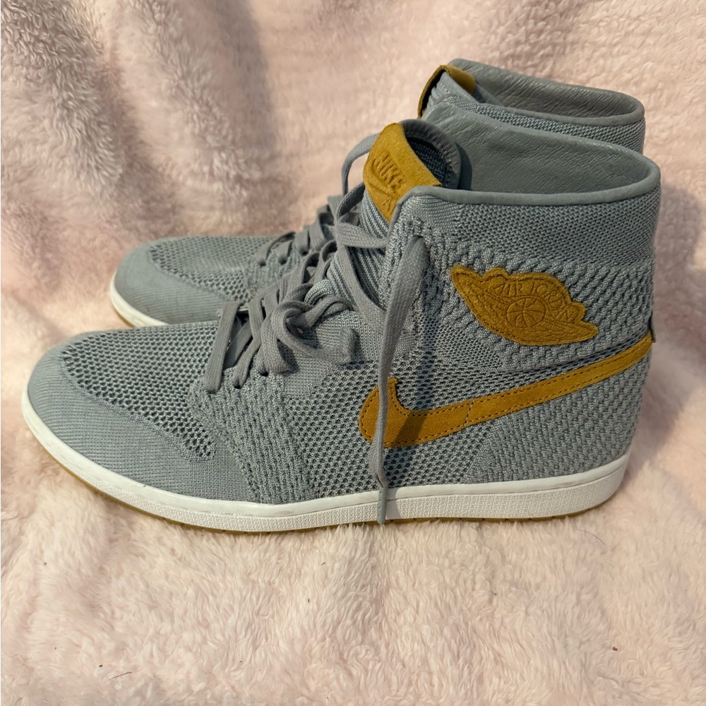 Jordan 1 Retro High Flyknit